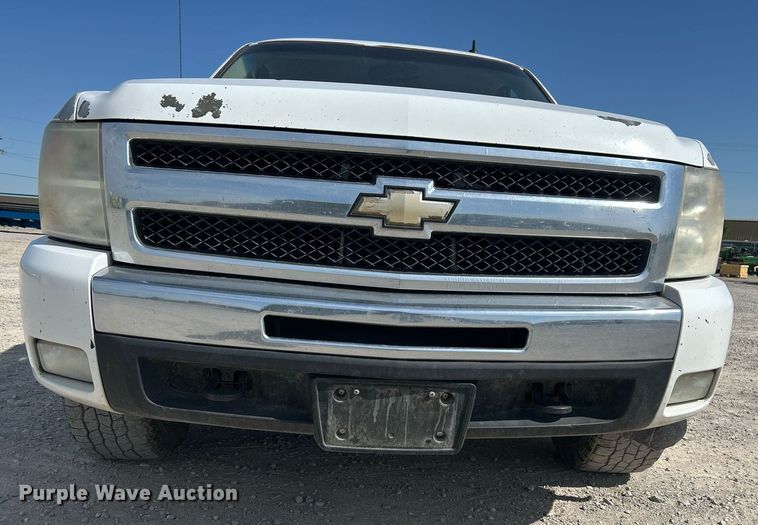 image for item EX9262 2010 Chevrolet Silverado 1500 Crew Cab pickup truck