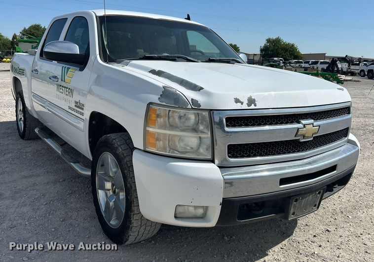 image for item EX9262 2010 Chevrolet Silverado 1500 Crew Cab pickup truck