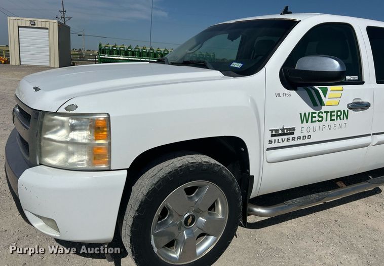 image for item EX9262 2010 Chevrolet Silverado 1500 Crew Cab pickup truck