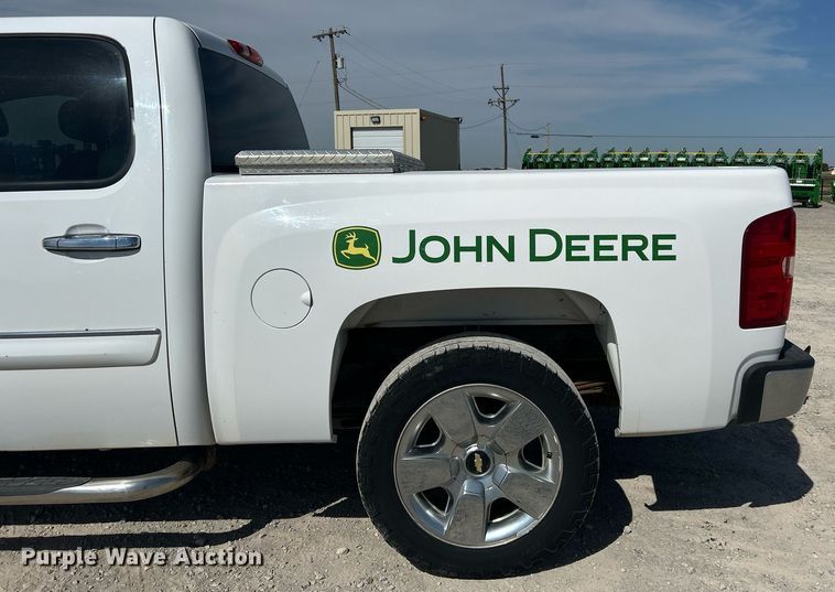 image for item EX9262 2010 Chevrolet Silverado 1500 Crew Cab pickup truck