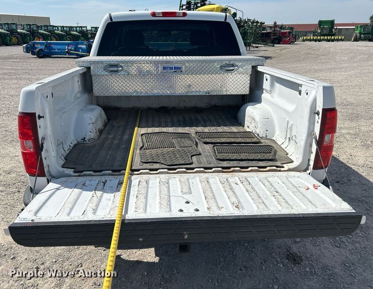 image for item EX9262 2010 Chevrolet Silverado 1500 Crew Cab pickup truck