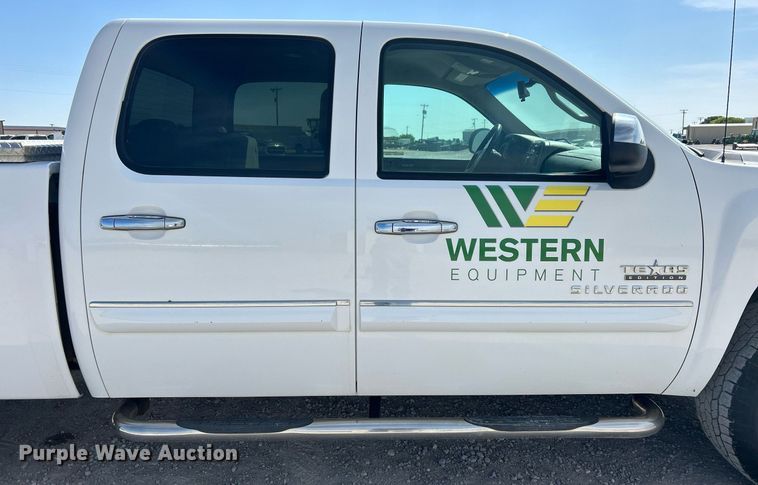 image for item EX9262 2010 Chevrolet Silverado 1500 Crew Cab pickup truck