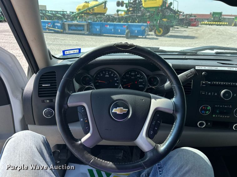 image for item EX9262 2010 Chevrolet Silverado 1500 Crew Cab pickup truck