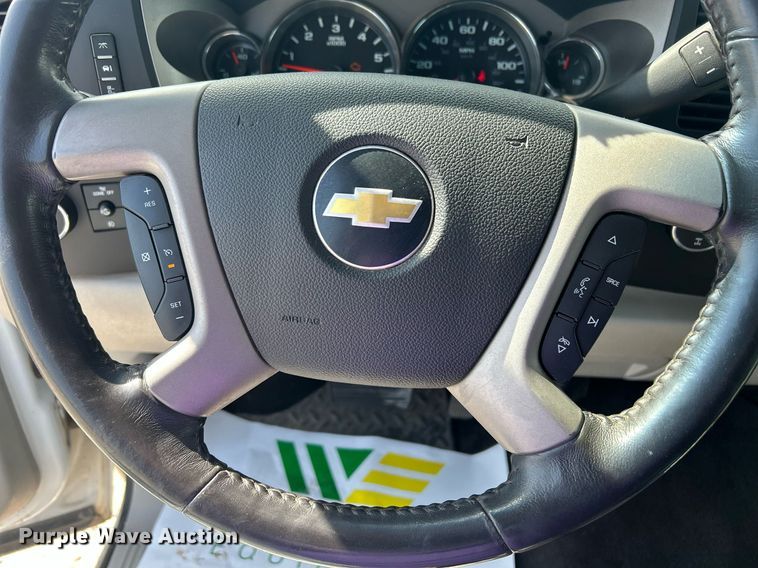 image for item EX9262 2010 Chevrolet Silverado 1500 Crew Cab pickup truck