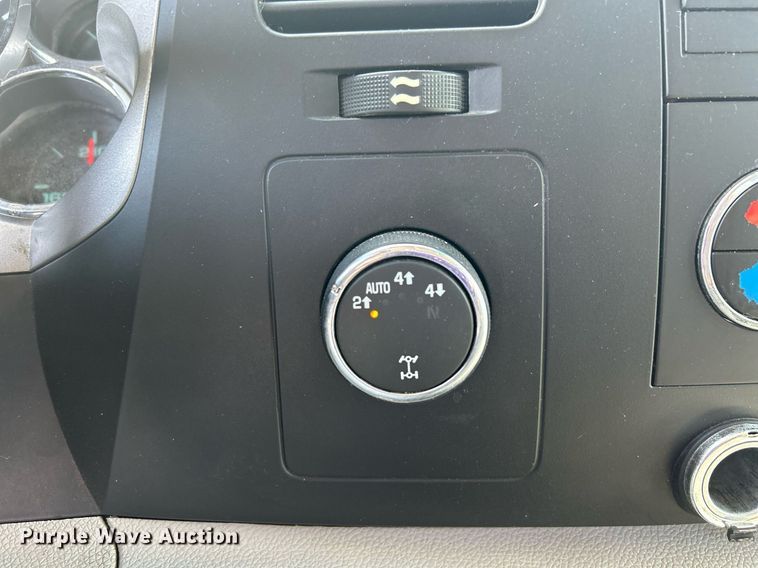 image for item EX9262 2010 Chevrolet Silverado 1500 Crew Cab pickup truck