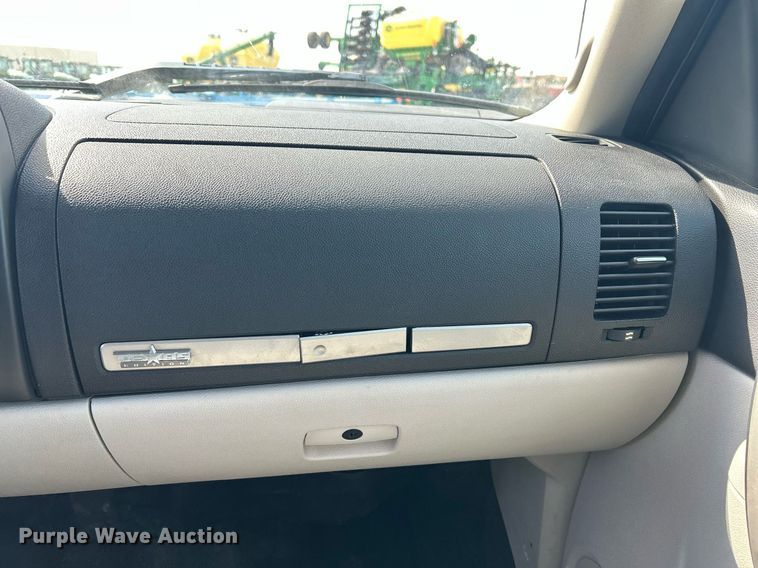 image for item EX9262 2010 Chevrolet Silverado 1500 Crew Cab pickup truck