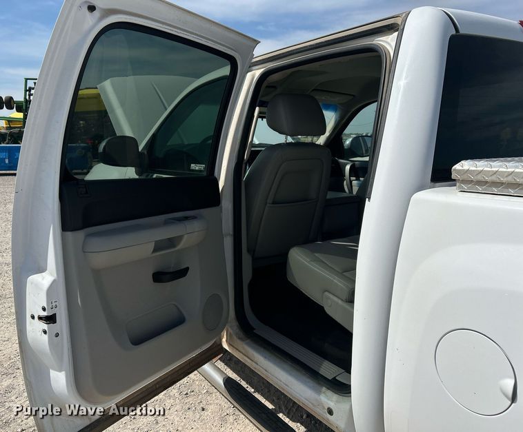 image for item EX9262 2010 Chevrolet Silverado 1500 Crew Cab pickup truck