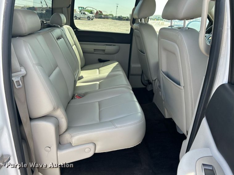 image for item EX9262 2010 Chevrolet Silverado 1500 Crew Cab pickup truck