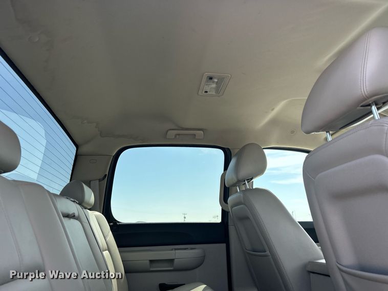 image for item EX9262 2010 Chevrolet Silverado 1500 Crew Cab pickup truck