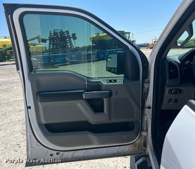 image for item EX9264 2020 Ford F150 XL SuperCrew pickup truck