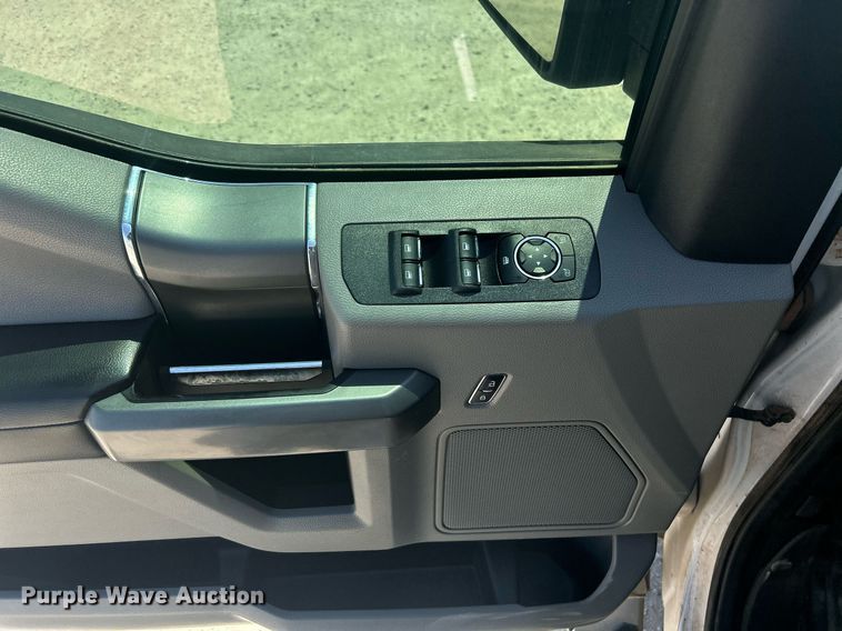 image for item EX9264 2020 Ford F150 XL SuperCrew pickup truck