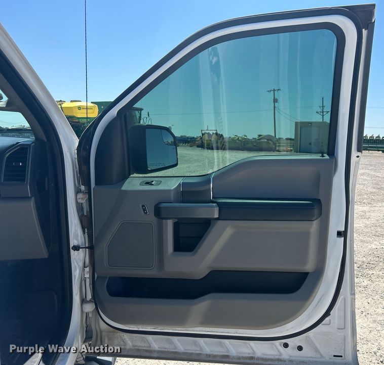 image for item EX9264 2020 Ford F150 XL SuperCrew pickup truck