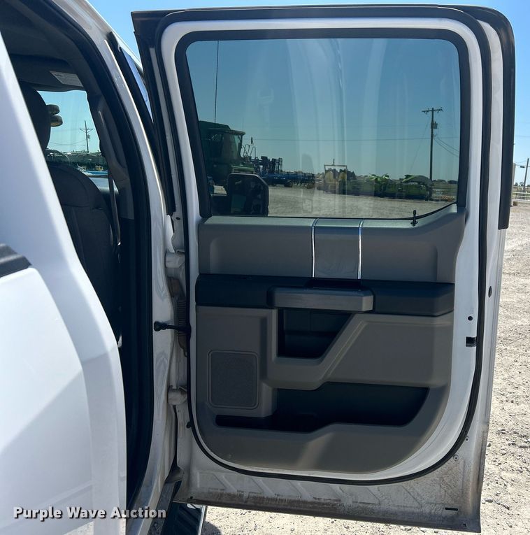 image for item EX9264 2020 Ford F150 XL SuperCrew pickup truck