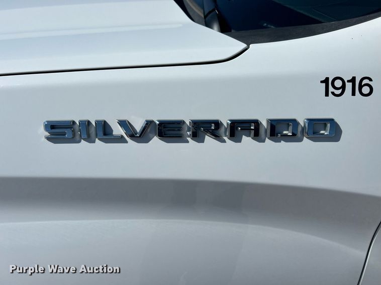 image for item EX9266 2020 Chevrolet Silverado 1500 Double Cab pickup truck