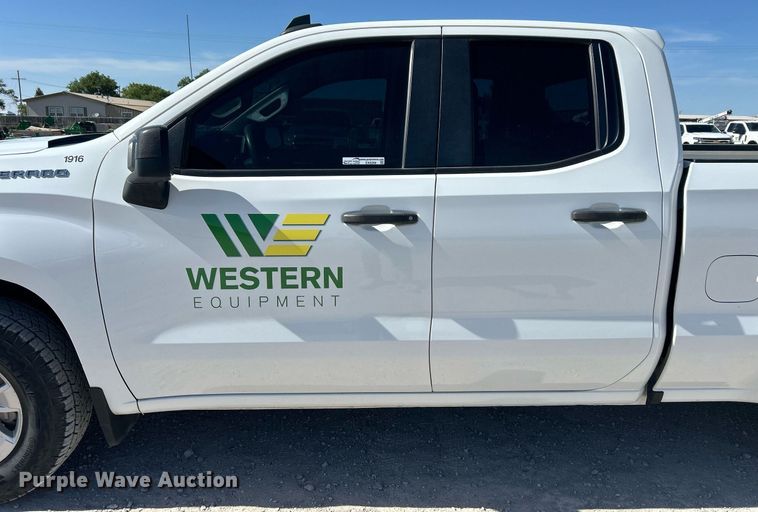 image for item EX9266 2020 Chevrolet Silverado 1500 Double Cab pickup truck