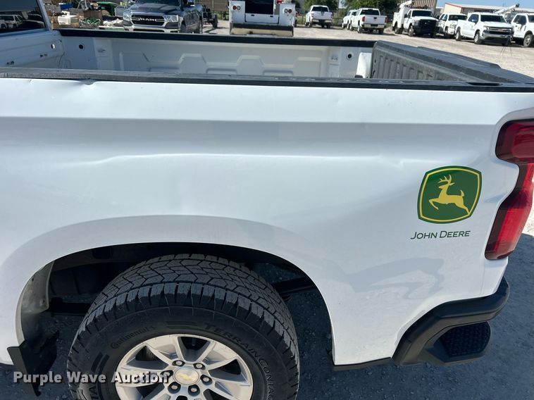 image for item EX9266 2020 Chevrolet Silverado 1500 Double Cab pickup truck