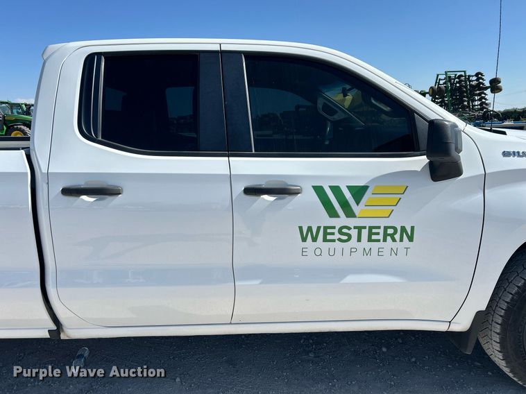 image for item EX9266 2020 Chevrolet Silverado 1500 Double Cab pickup truck