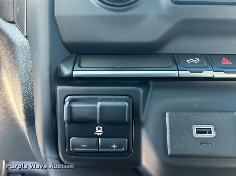 image for item EX9266 2020 Chevrolet Silverado 1500 Double Cab pickup truck