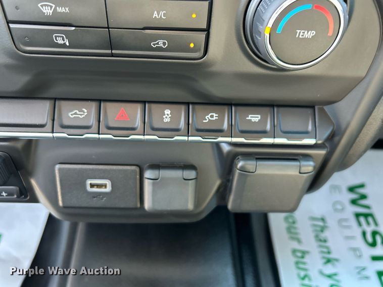 image for item EX9266 2020 Chevrolet Silverado 1500 Double Cab pickup truck