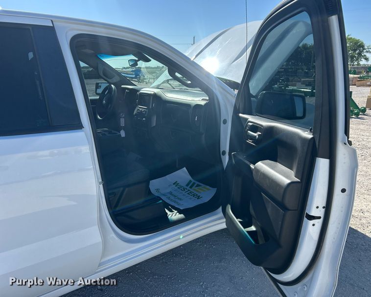 image for item EX9266 2020 Chevrolet Silverado 1500 Double Cab pickup truck