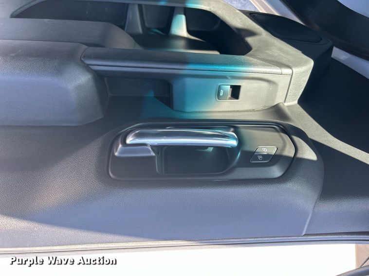 image for item EX9266 2020 Chevrolet Silverado 1500 Double Cab pickup truck