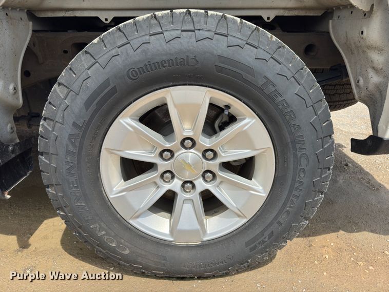 image for item EX9266 2020 Chevrolet Silverado 1500 Double Cab pickup truck