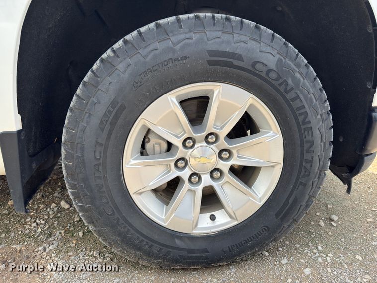 image for item EX9266 2020 Chevrolet Silverado 1500 Double Cab pickup truck