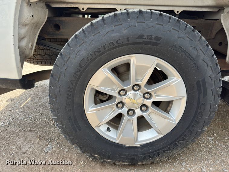 image for item EX9266 2020 Chevrolet Silverado 1500 Double Cab pickup truck