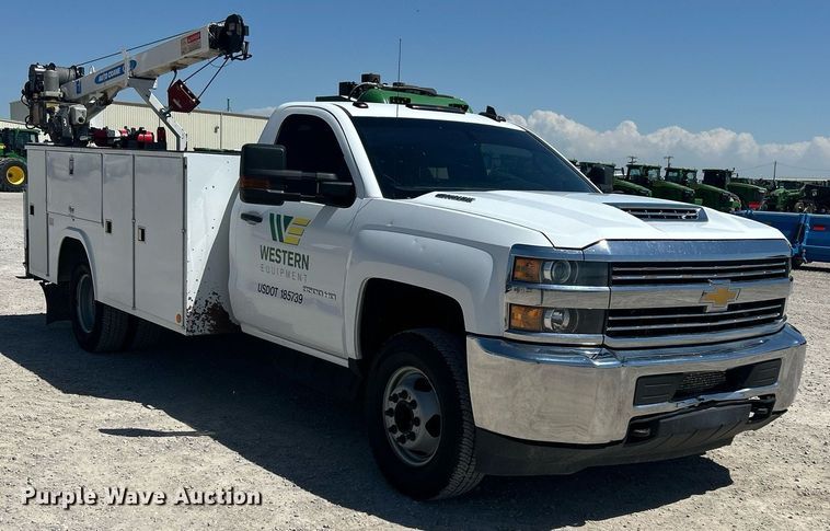 image for item EX9267 2018 Chevrolet Silverado 3500HD utility / service truck