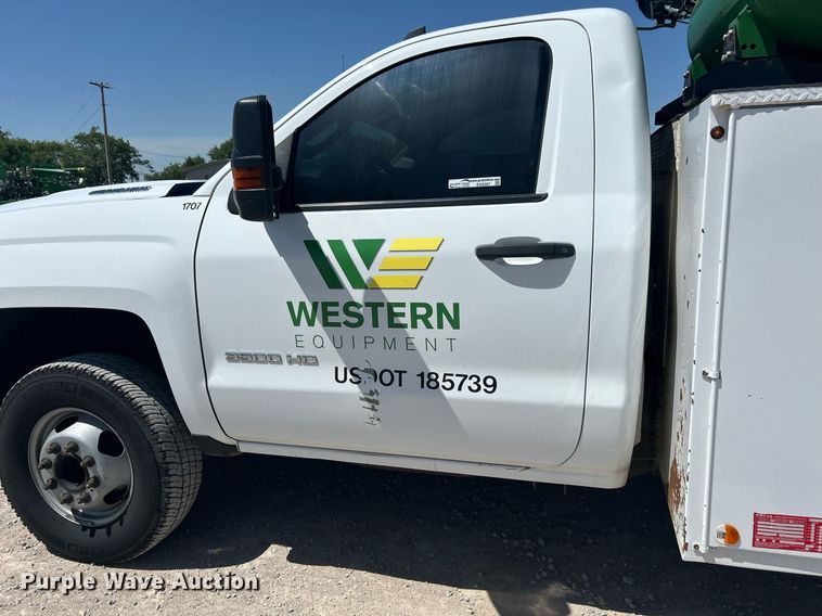 image for item EX9267 2018 Chevrolet Silverado 3500HD utility / service truck