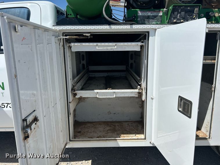 image for item EX9267 2018 Chevrolet Silverado 3500HD utility / service truck