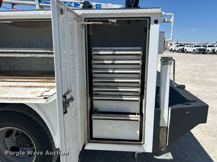 image for item EX9267 2018 Chevrolet Silverado 3500HD utility / service truck