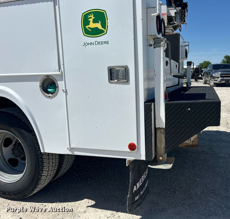 image for item EX9267 2018 Chevrolet Silverado 3500HD utility / service truck