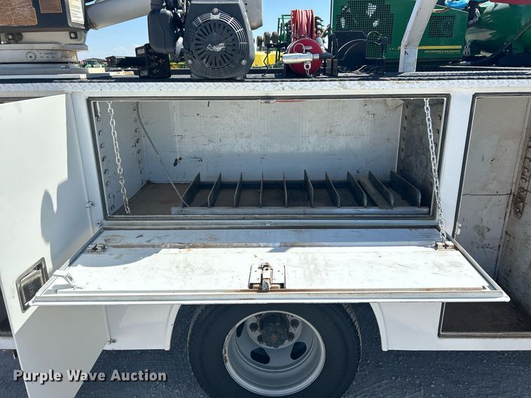 image for item EX9267 2018 Chevrolet Silverado 3500HD utility / service truck