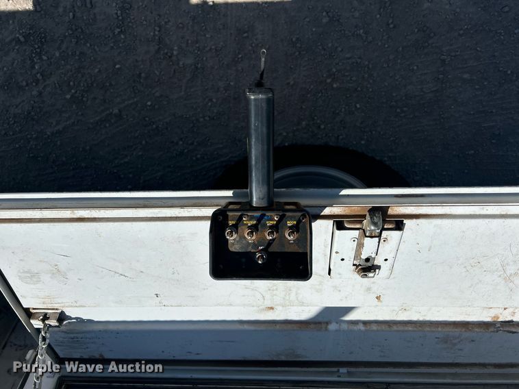 image for item EX9267 2018 Chevrolet Silverado 3500HD utility / service truck