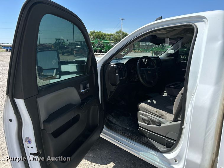 image for item EX9267 2018 Chevrolet Silverado 3500HD utility / service truck