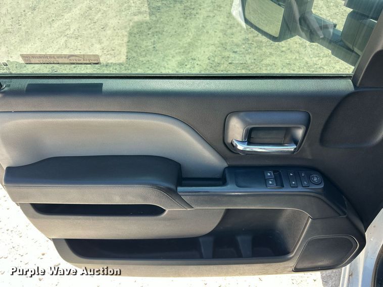 image for item EX9267 2018 Chevrolet Silverado 3500HD utility / service truck