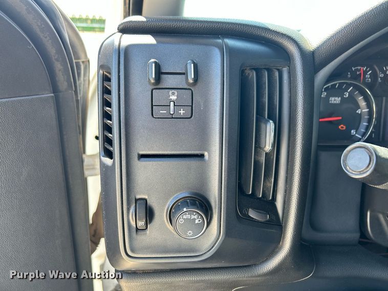 image for item EX9267 2018 Chevrolet Silverado 3500HD utility / service truck