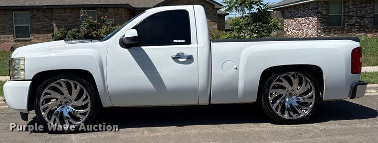 image for item EX9270 2010 Chevrolet Silverado 1500 pickup truck