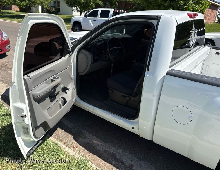 image for item EX9270 2010 Chevrolet Silverado 1500 pickup truck