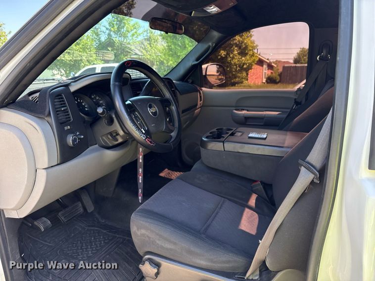 image for item EX9270 2010 Chevrolet Silverado 1500 pickup truck