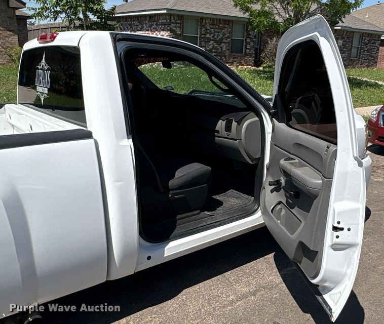 image for item EX9270 2010 Chevrolet Silverado 1500 pickup truck