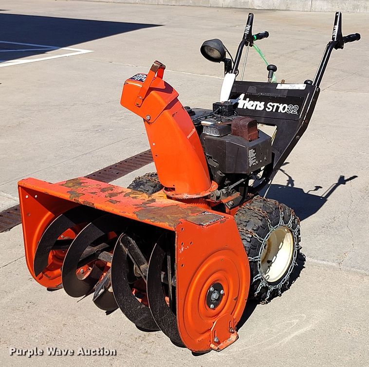 image for item IP9586 Ariens ST1032 snow blower