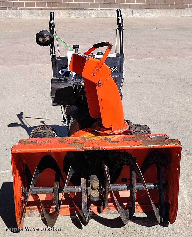 image for item IP9586 Ariens ST1032 snow blower