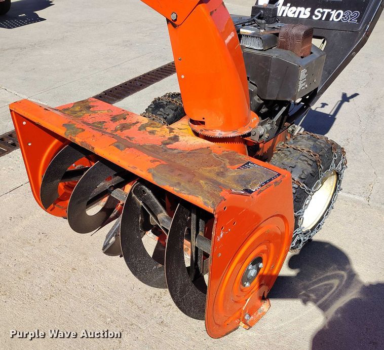 image for item IP9586 Ariens ST1032 snow blower