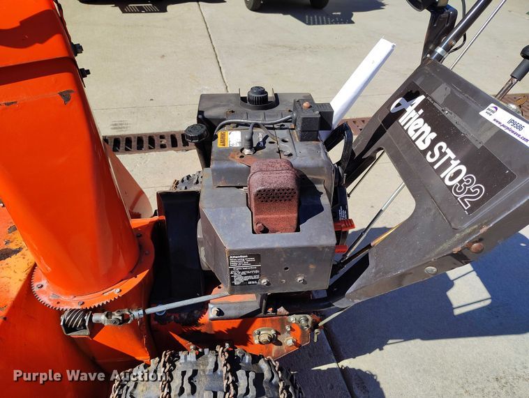 image for item IP9586 Ariens ST1032 snow blower