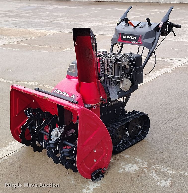 image for item IP9599 Honda HSS1332AAT   tracked snow blower