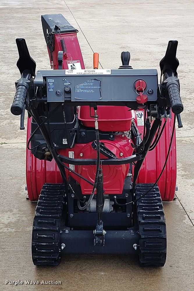 image for item IP9599 Honda HSS1332AAT   tracked snow blower