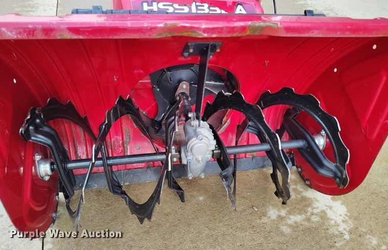 image for item IP9599 Honda HSS1332AAT   tracked snow blower