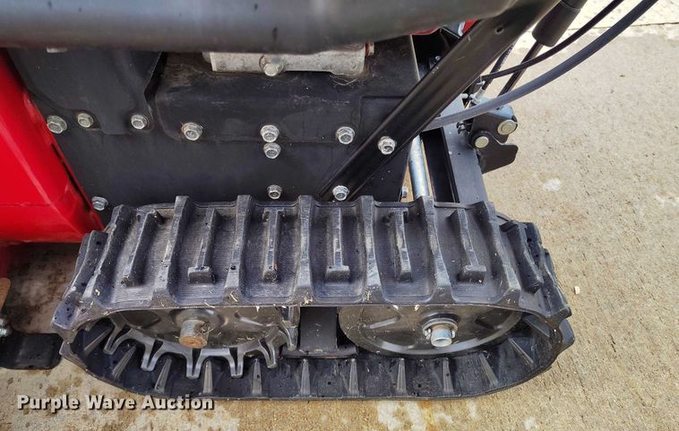 image for item IP9599 Honda HSS1332AAT   tracked snow blower